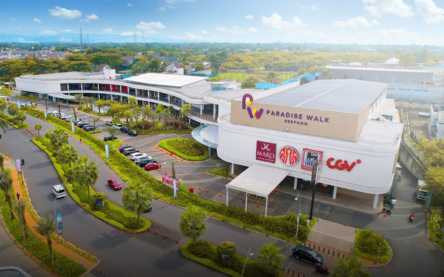 Dekat Dengan Paradise Walk